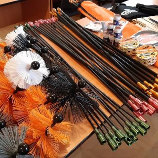 Chystáme se na Valnou hromadu Moravského kominického společenstva, tak jsme doplnili zásobu kominického vybavení...